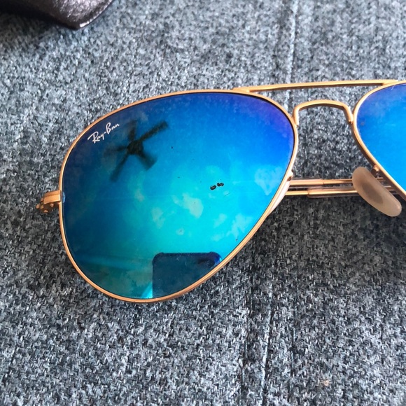 Ray Ban Mirrored Aviators - Picture 2 of 3